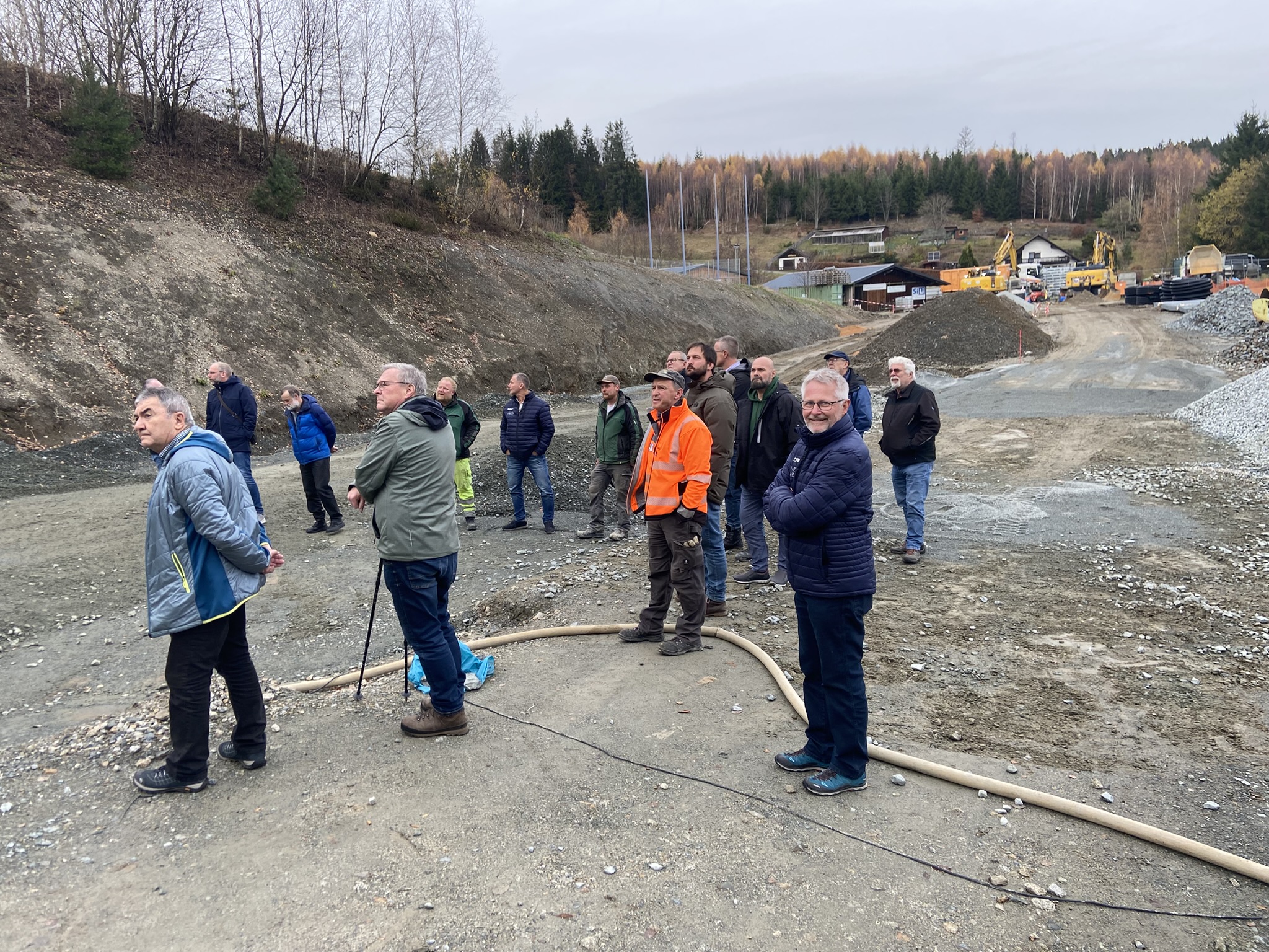 Baustellenbesichtigung an der Sprungschanze durch den Zweckverband